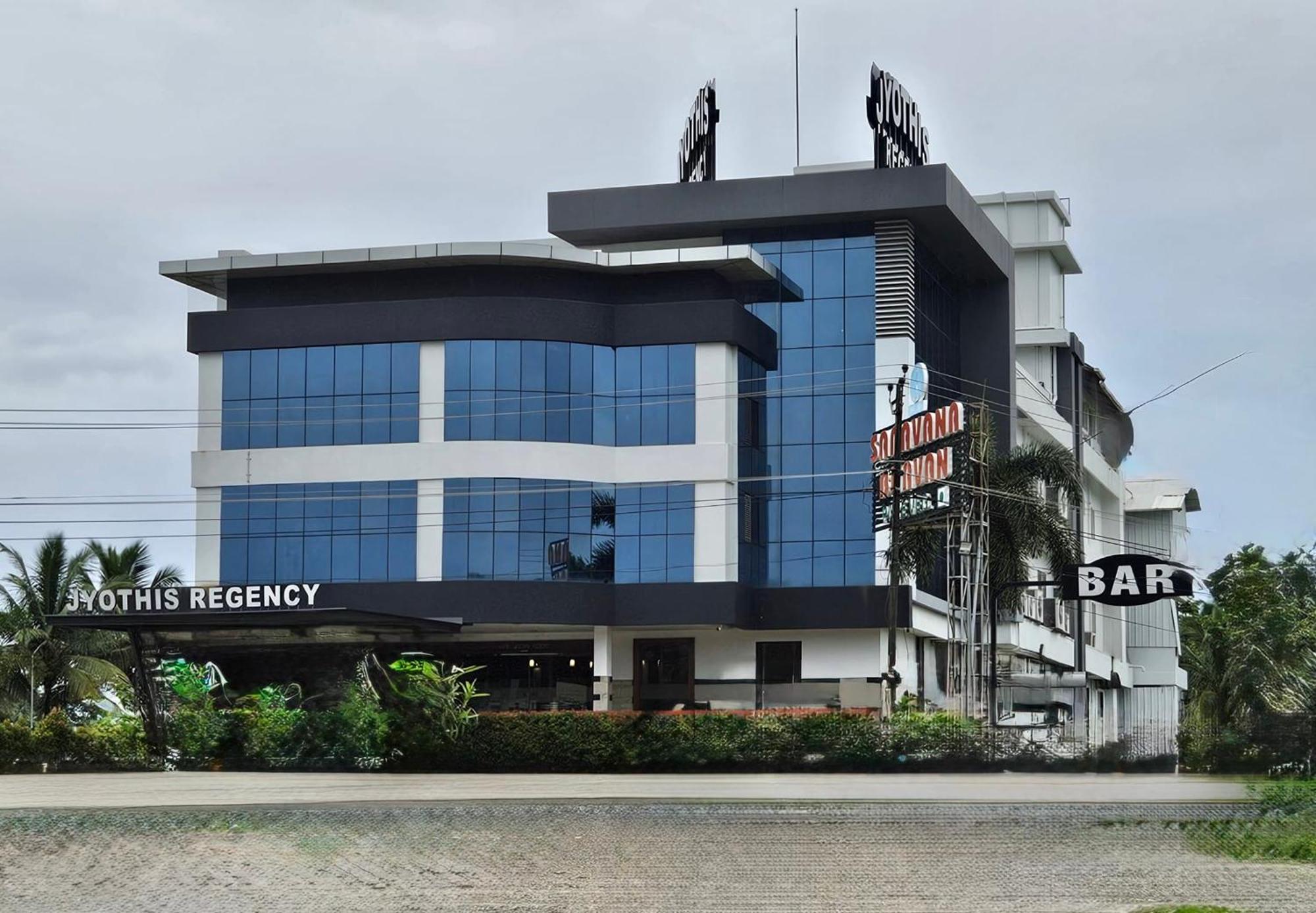 Hotel Jyothis Regency Palakkad Exterior photo